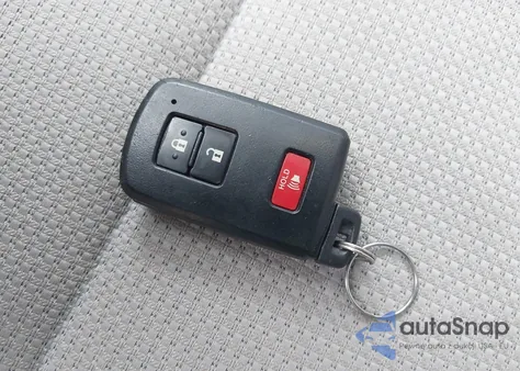 2018 Toyota Rav4 Xle из США, поврежденный, VIN 2T3WFREV3JW405980